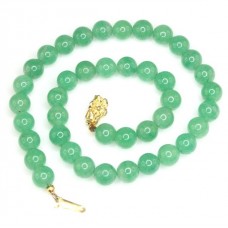 colier jad natural " apple green ". anii '80 Italia colier jad natural " apple green ". anii '80 Italia